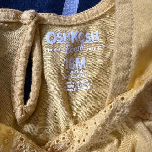 OshKosh/Carter’s 2-Piece 18M Girl Outfit – Eyelet Top & Jeggings - Picture 3 of 5